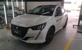 Peugeot • 208