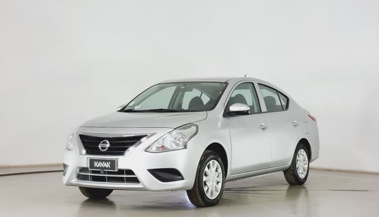 Nissan • Versa