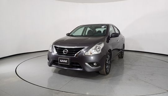 Nissan • Versa