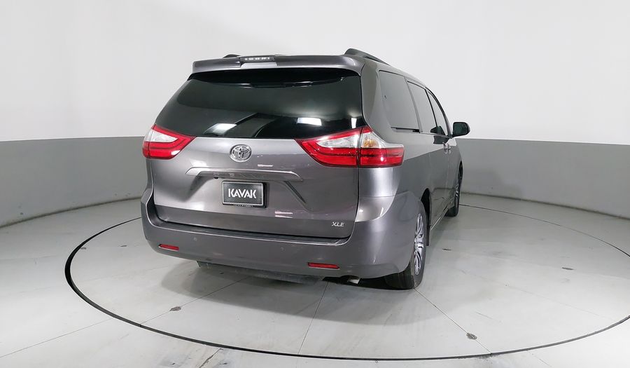 Toyota Sienna 3.5 XLE AUTO Minivan 2019