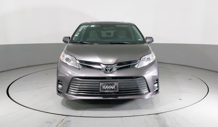 Toyota Sienna 3.5 XLE AUTO Minivan 2019