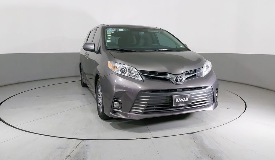 Toyota Sienna 3.5 XLE AUTO Minivan 2019