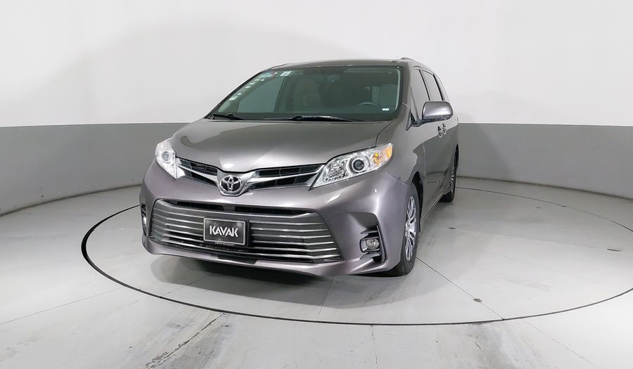 Toyota Sienna 3.5 XLE AUTO Minivan 2019