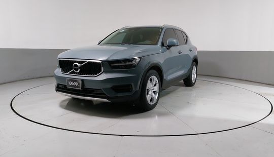 Volvo • XC40