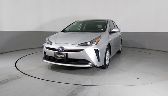 Toyota • Prius