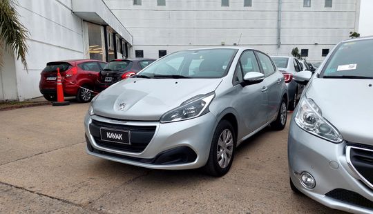 Peugeot • 208