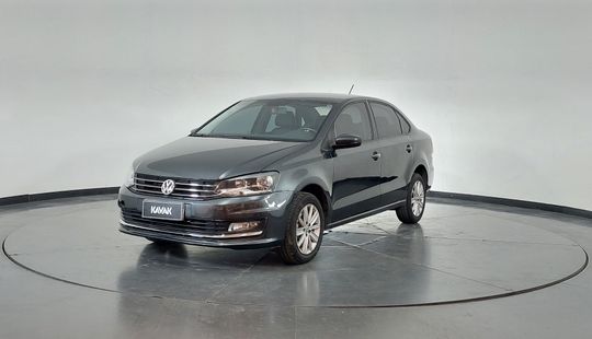 Volkswagen • Polo