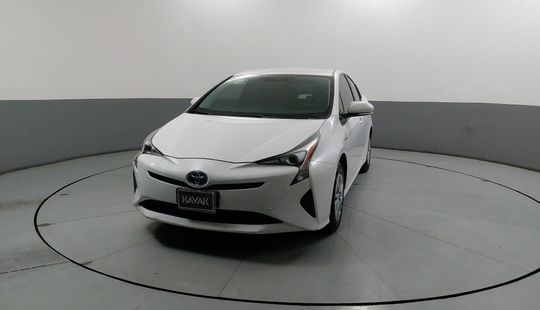 Toyota • Prius