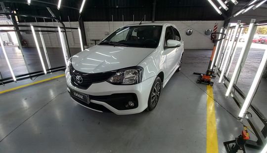 Toyota • Etios