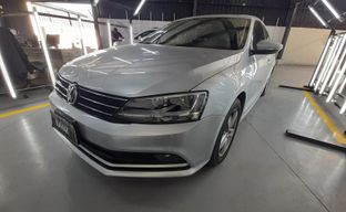 Volkswagen • Vento