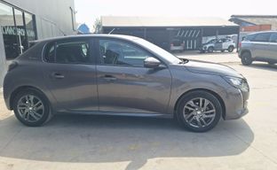 Peugeot • 208