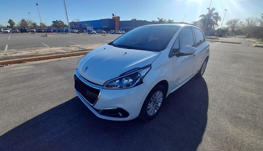 Peugeot • 208