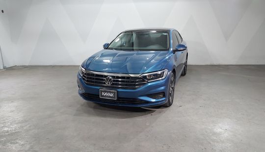 Volkswagen • Jetta