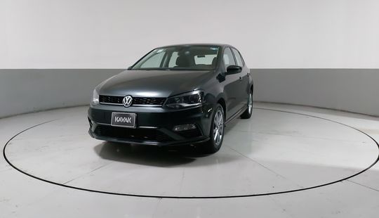 Volkswagen • Polo