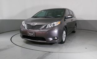 Toyota • Sienna