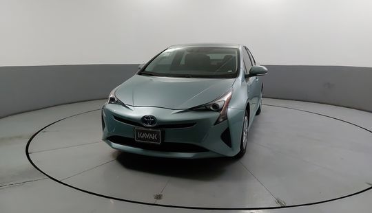 Toyota • Prius