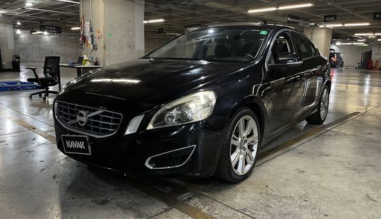 Volvo • S60