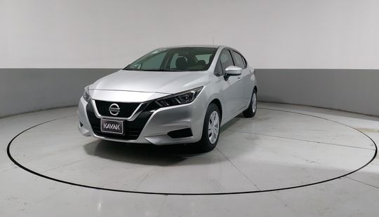 Nissan • Versa