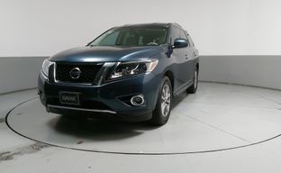 Nissan • Pathfinder