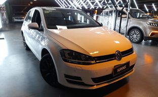 Volkswagen • Golf