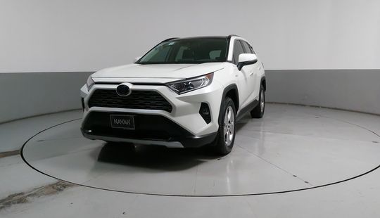 Toyota • RAV4