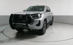 Toyota • Hilux