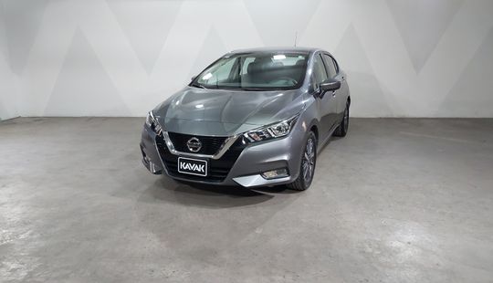 Nissan • Versa