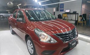 Nissan • Versa