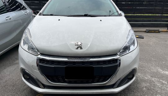 Peugeot • 208