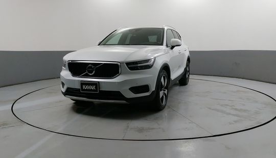 Volvo • XC40