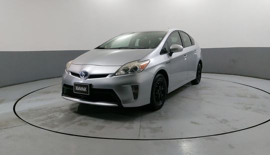 Toyota • Prius