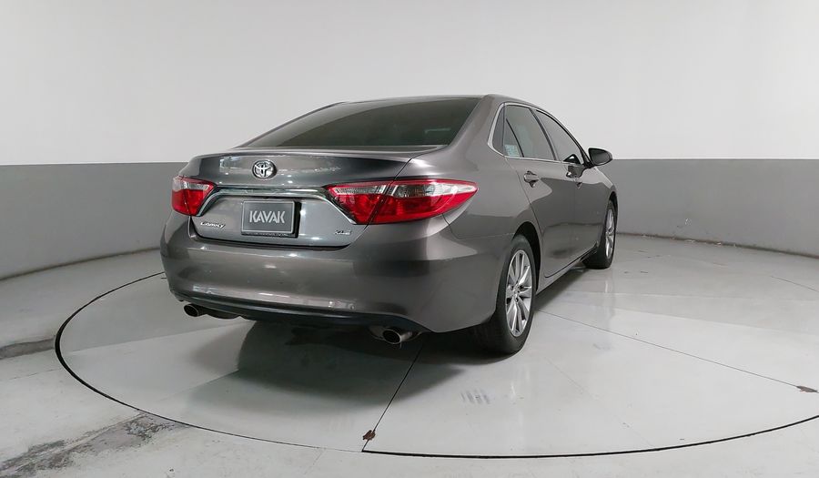 Toyota Camry 3.5 XLE V6 6AT Sedan 2015