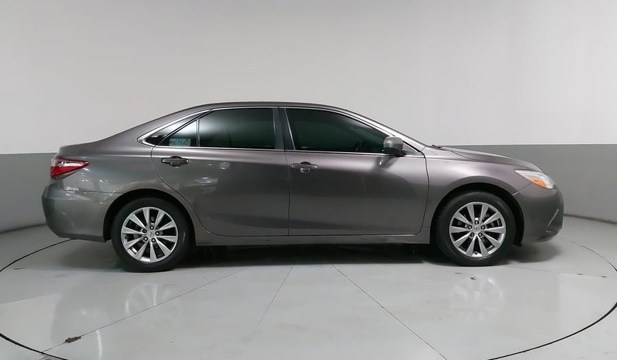 Toyota Camry 3.5 XLE V6 6AT Sedan 2015