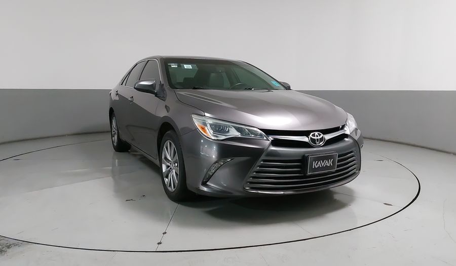 Toyota Camry 3.5 XLE V6 6AT Sedan 2015