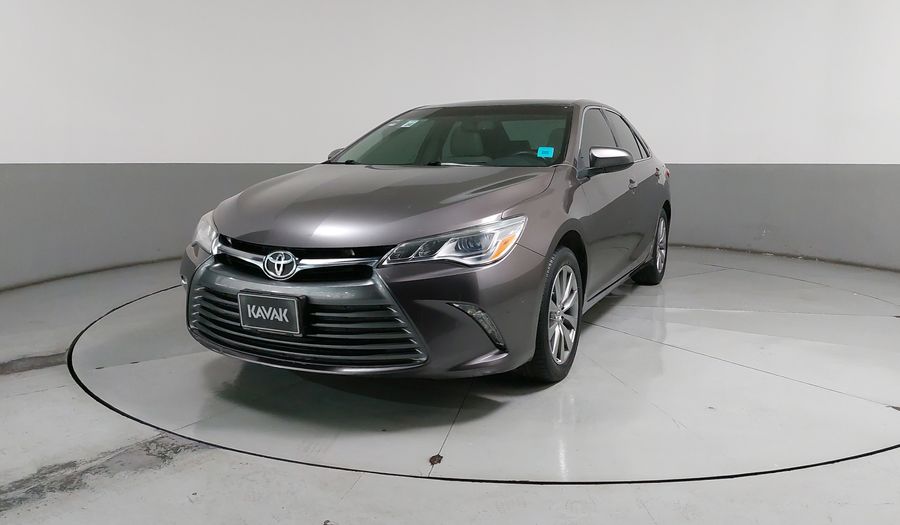 Toyota Camry 3.5 XLE V6 6AT Sedan 2015