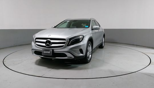 Mercedes Benz • Clase GLA