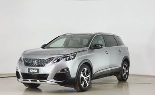 Peugeot • 5008