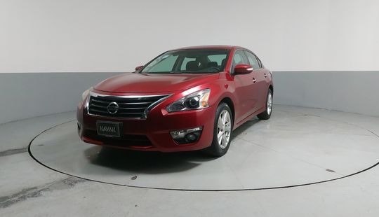 Nissan • Altima