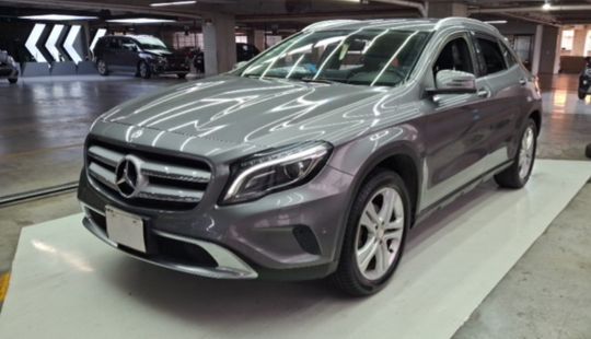 Mercedes Benz • Clase GLA