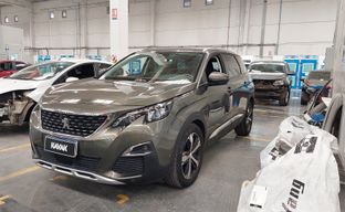 Peugeot • 5008