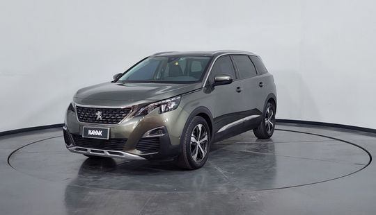 Peugeot • 5008