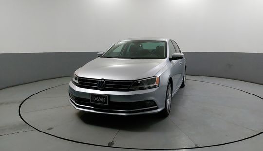 Volkswagen • Jetta