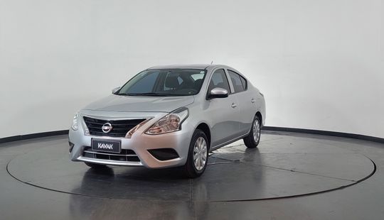 Nissan • Versa