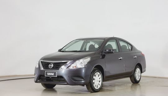 Nissan • Versa