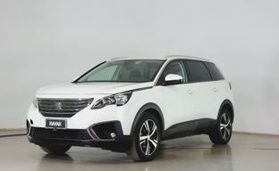 Peugeot • 5008