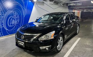 Nissan • Altima