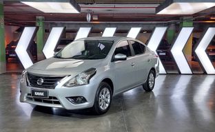 Nissan • Versa