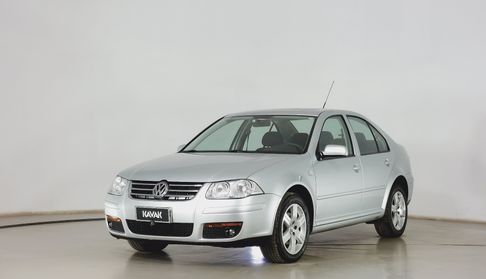 Volkswagen Bora 2.0 TRENDLINE MT Sedan 2013