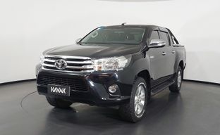 Toyota • Hilux