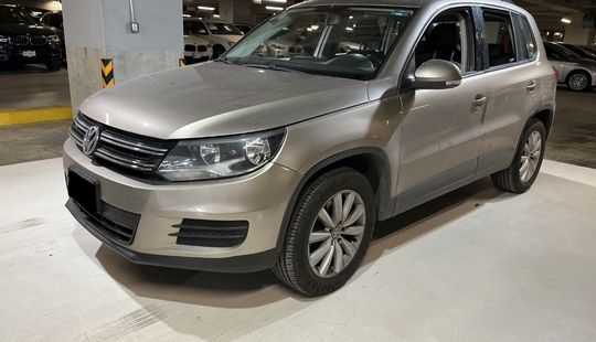 Volkswagen • Tiguan